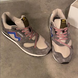 Karhu unisex men’s size 11.5 shoes